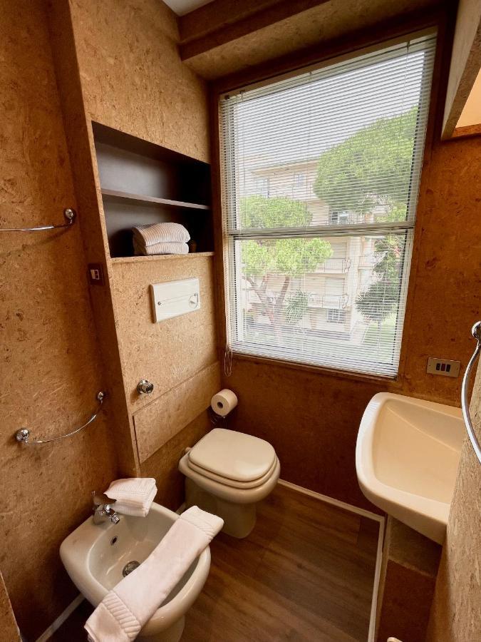 Casa Vacanze Il Veliero Lägenhet Bordighera Exteriör bild