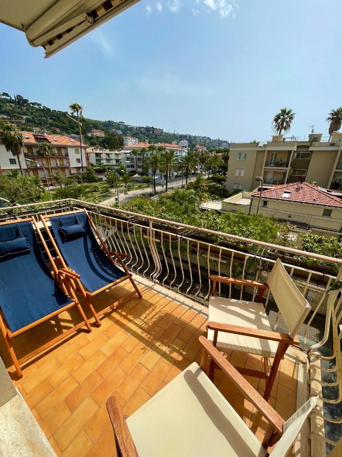 Casa Vacanze Il Veliero Lägenhet Bordighera Exteriör bild